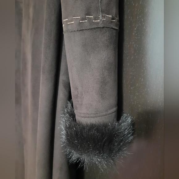 Simon Chang Full Length Winter Coat - Picture 5 of 13